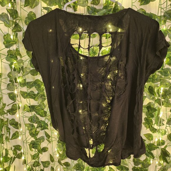 Black distressed T-shirt - Picture 3 of 3